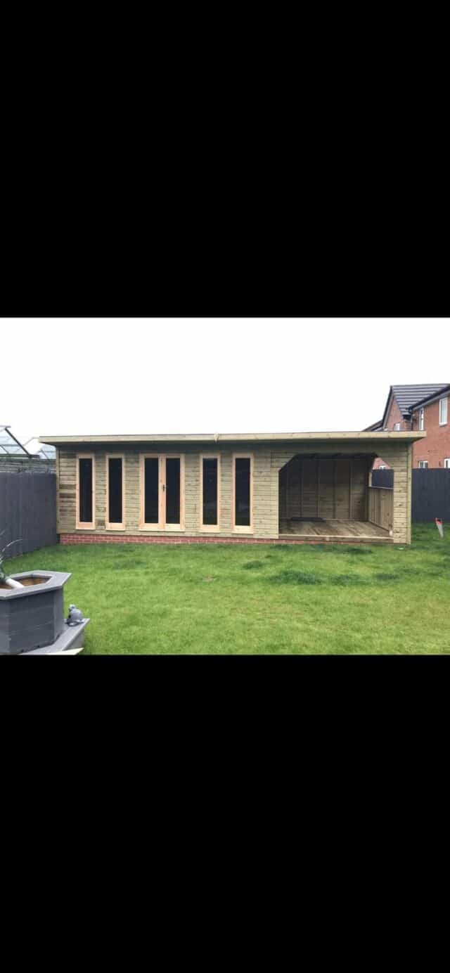 20X10 Summerhouse With Hot Tub Area